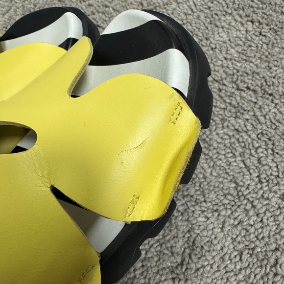 Camper Yellow Slides - Picture 4 of 7